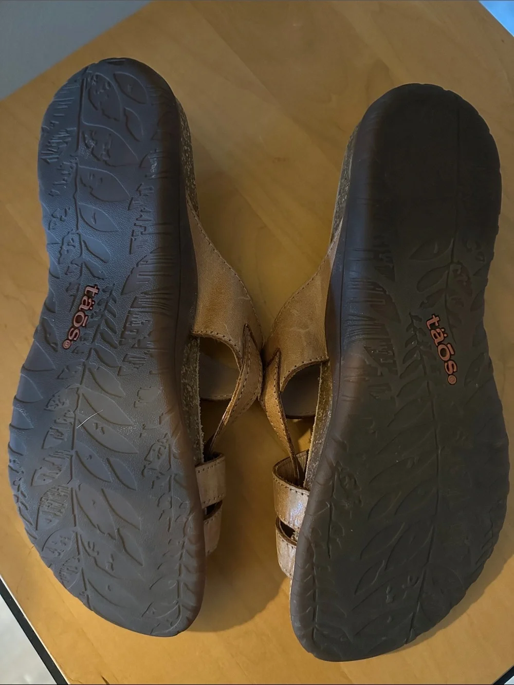 Taos Perfect Tan Leather Sandals size 8